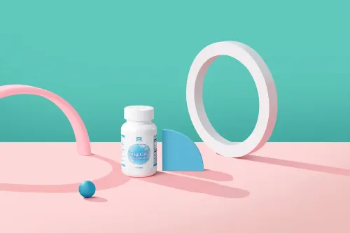Flaconul MagiCal pe fundal pastel roz și turcoaz